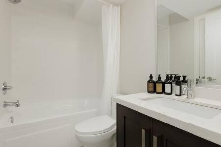 Bright New 1 Bedroom Private Secondary Basement Suite North Vancouver Exterior foto