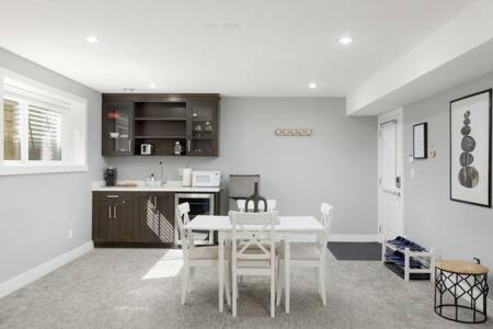 Bright New 1 Bedroom Private Secondary Basement Suite North Vancouver Exterior foto